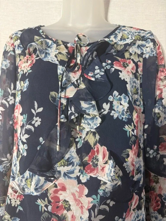 White House Black Market Navy Floral Tie-Front Blouse Size 4 - Picture 3 of 11